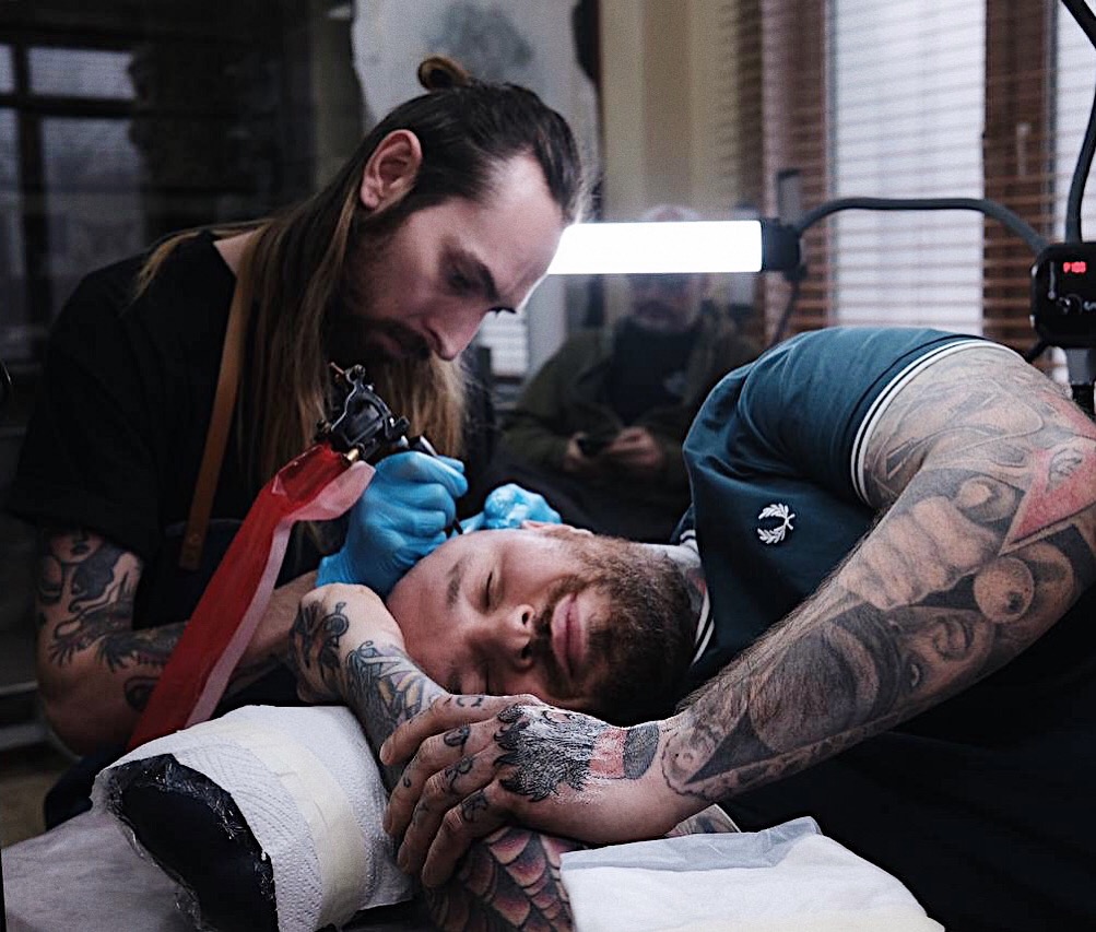 Khimz tattooer: Блеск и нищета традиционной татуировки в СНГ